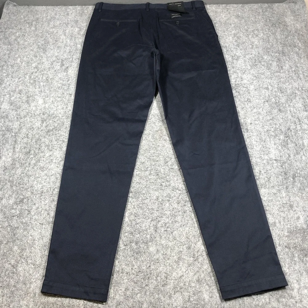 Banana Republic brand banana